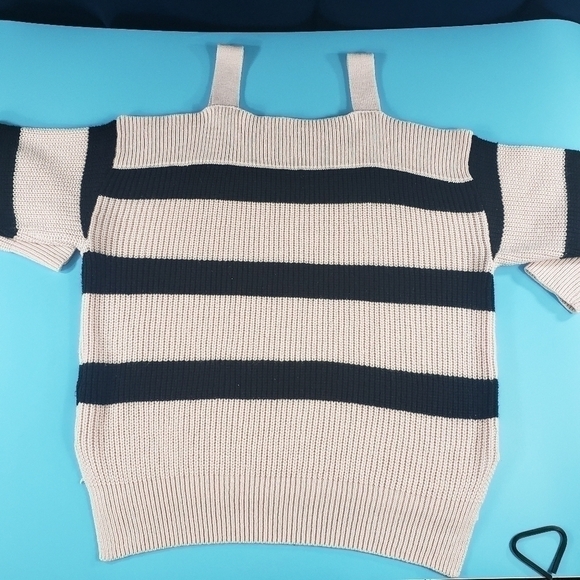 Soho New York & Company Sweater Women Large Off the Shoulders - Picture 4 of 4